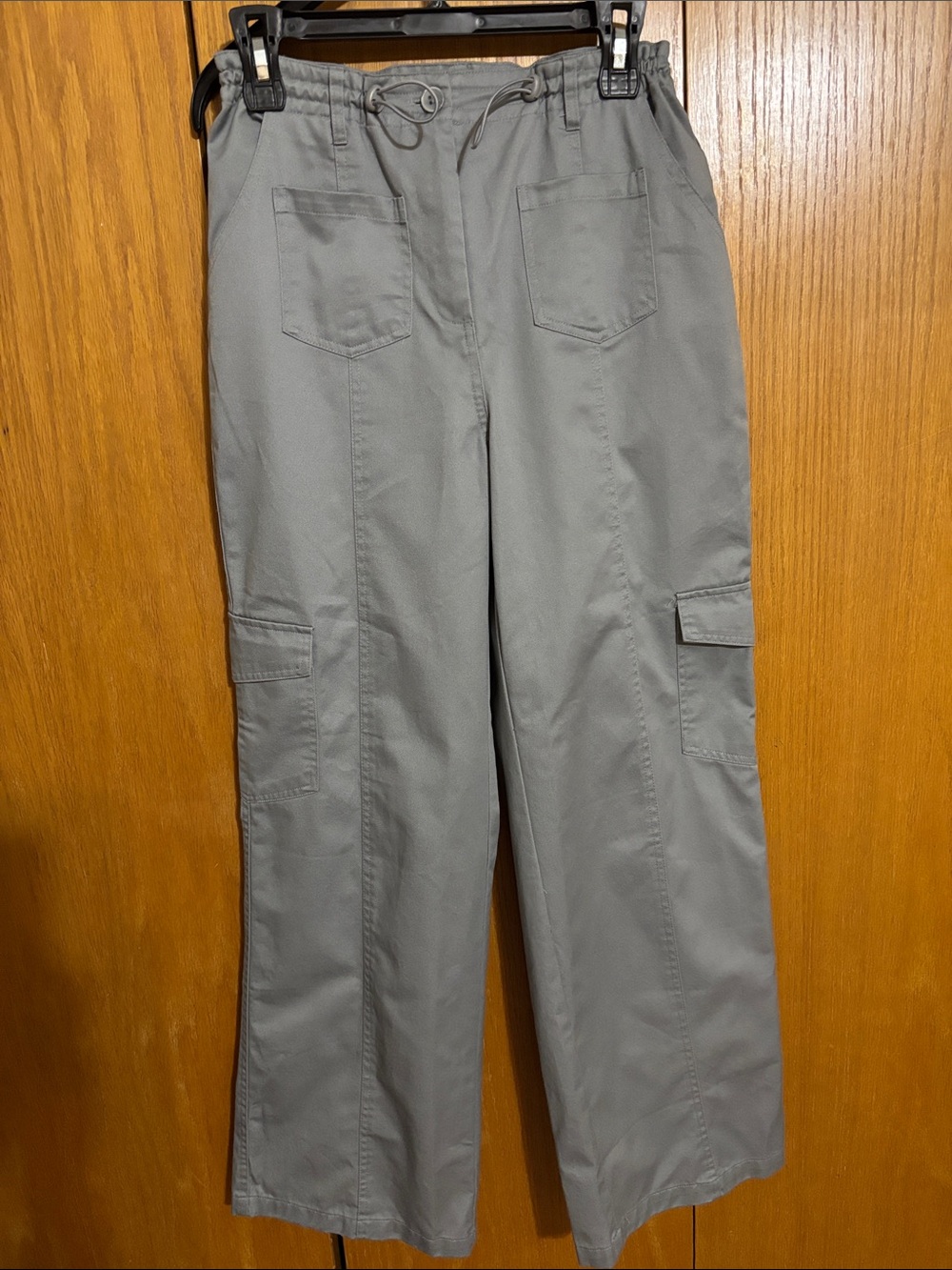 HG Women’s Gray Cargo Drawstring Pants
HAPPILY GREY woman, cotton pants, wide